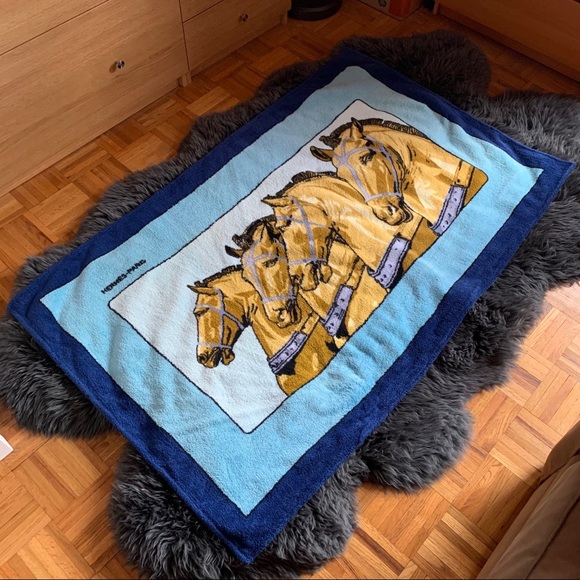 Vintage Hermès Large Towel Equestrian/Horses Motif - Picture 10 of 16